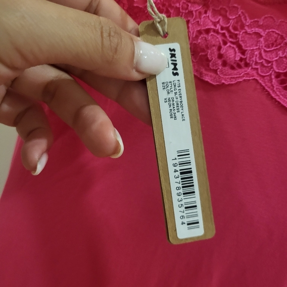 1. NWT SKIMS FITS EVERYBODY CORDED LACE LONG SLIP DRESS IN NEON ROSE SIZE XS - Picture 8 of 9
